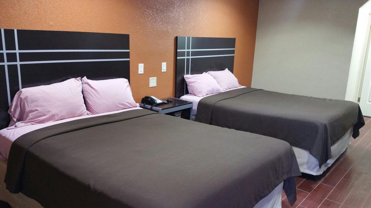 Derrick Inn Big Lake Bagian luar foto