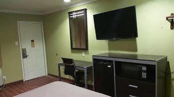 Derrick Inn Big Lake Bagian luar foto